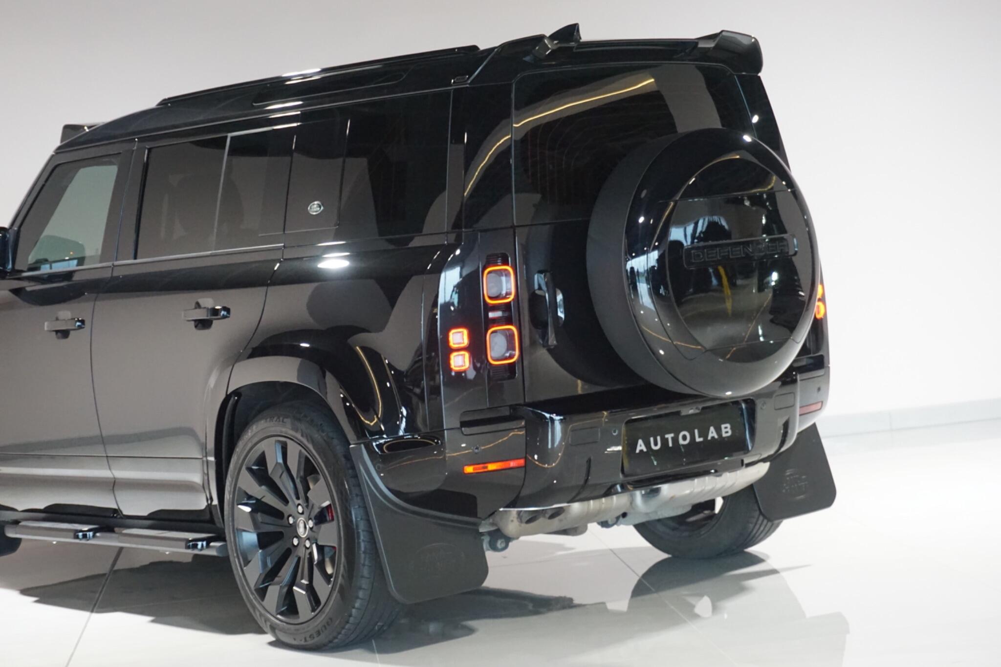 Land Rover Defender 110 3.0 D250 MHEV SE SUV 5dr Diesel Auto 4WD Euro 6 (s/s) (250 ps)